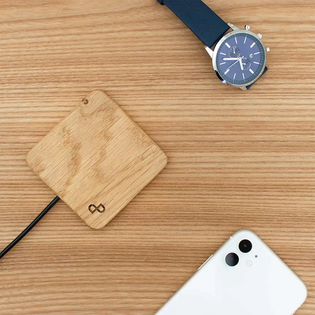 Handcrafted Wooden Wireless Charging Dock – Fast Qi Charger for Desk or Nightstand