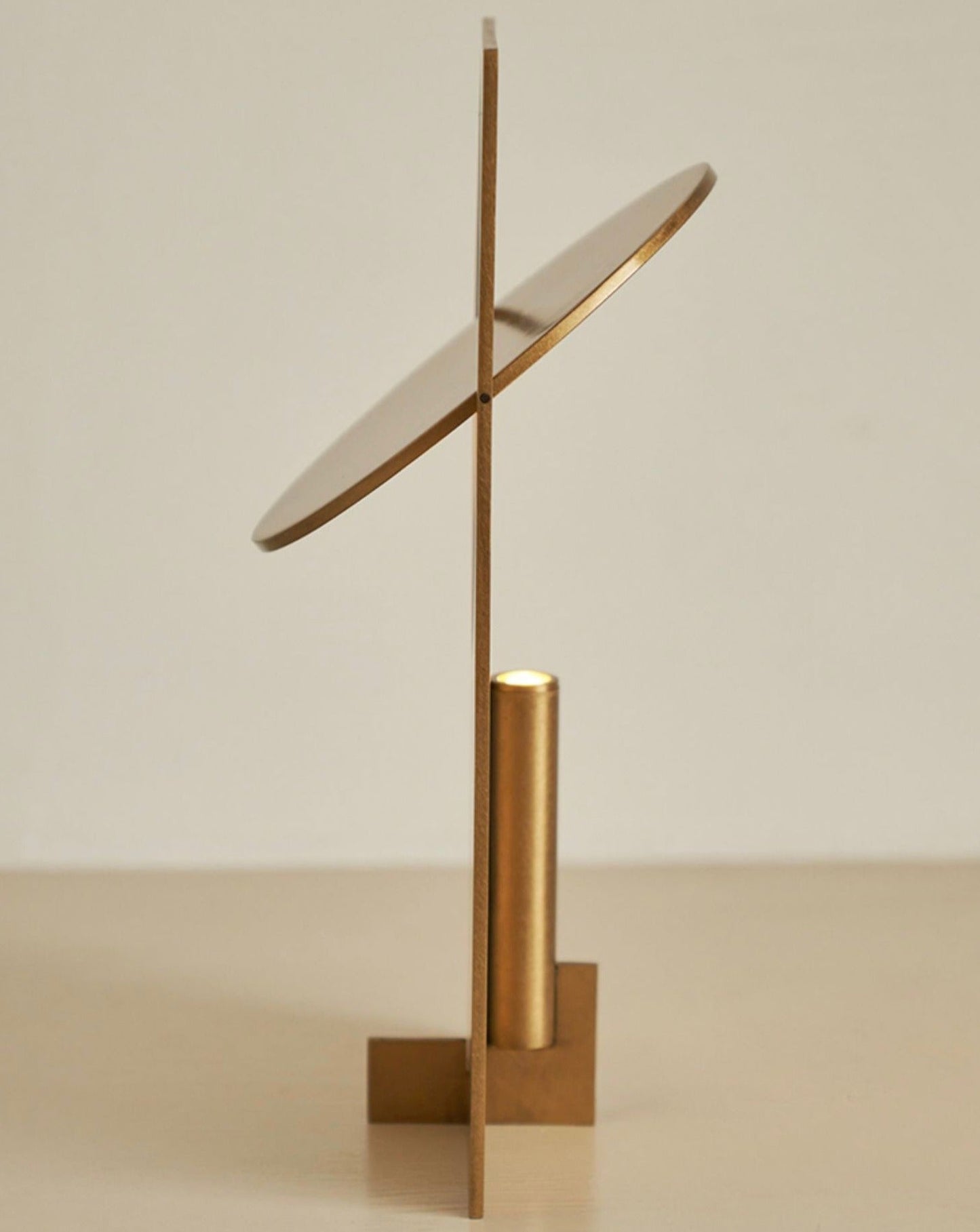 Sunset Glow Metal Table Lamp – Ambient Steel Lighting for Bedroom & Studio Aesthetics