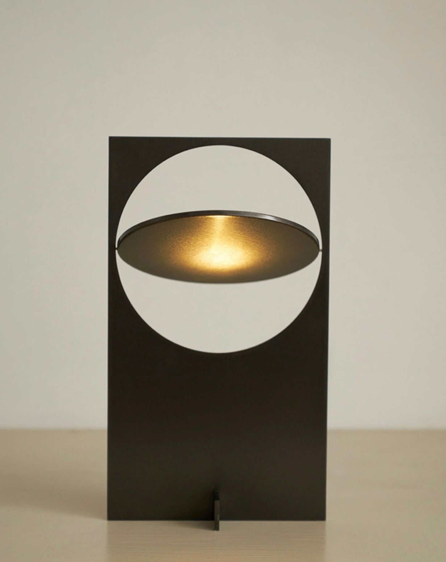 Sunset Glow Metal Table Lamp – Ambient Steel Lighting for Bedroom & Studio Aesthetics